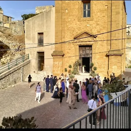 Casa Santa Croce *